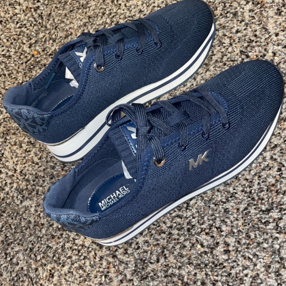 Michael Kors sneaker Monique knit trainer navy Womens Size 6.5 Sold Out - Picture 6 of 6